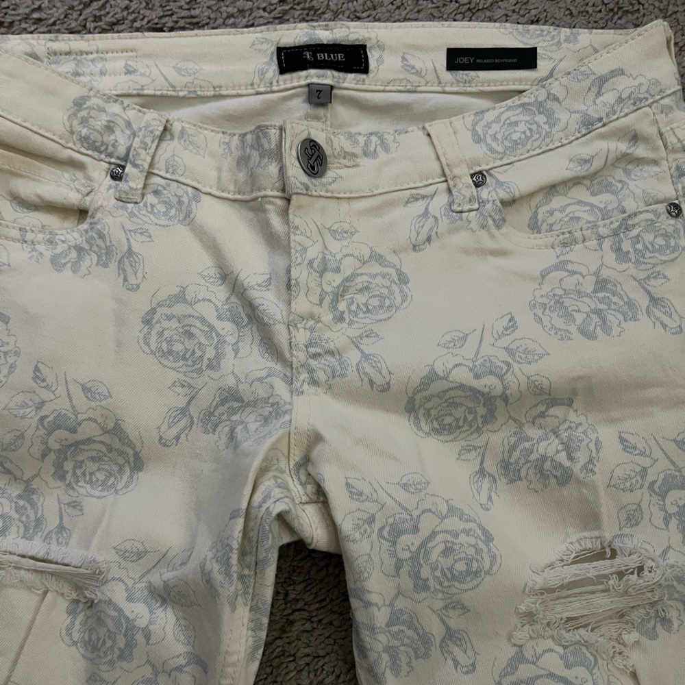 STS blue jeans soft white with blue flowers - Picture 3 of 6